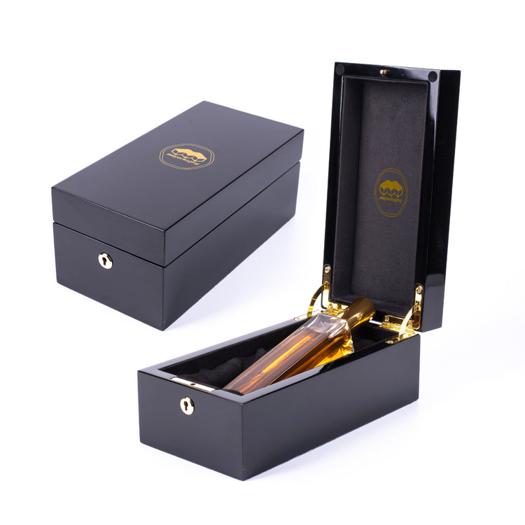 Elegant Golden Hinges And Lock Wooden Perfume Box