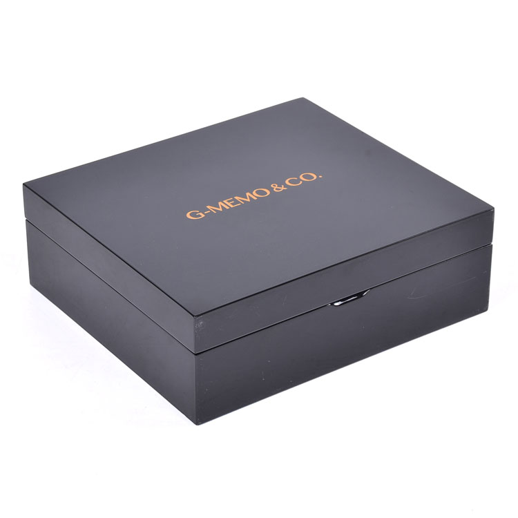 Two Bottles of Black Square Flip-top Iron Bone Piano Paint Perfume Wooden Box Packaging with Movable Inner Tray