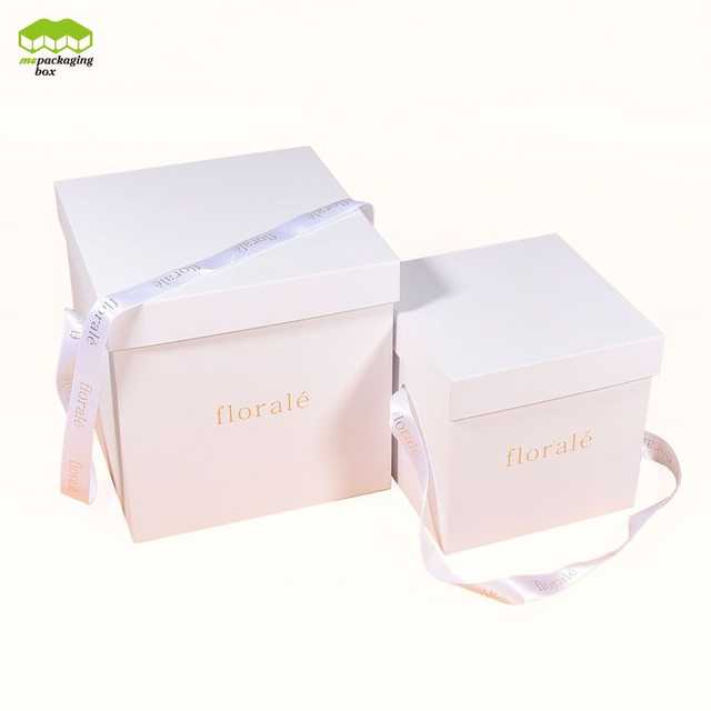 Simple Ribbon Handles Flowers Paper Gift Box