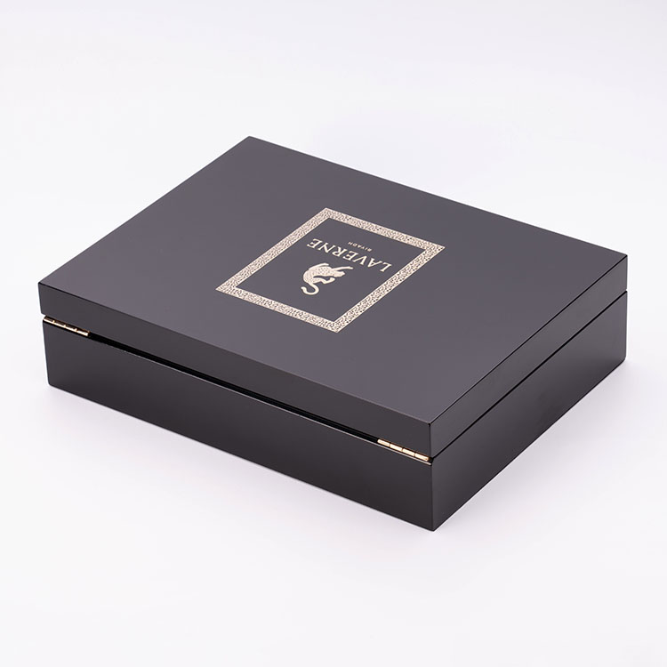 High-grade black piano paint three bottles of perfume paint gift packaging wooden box bright gold metal logo custom made