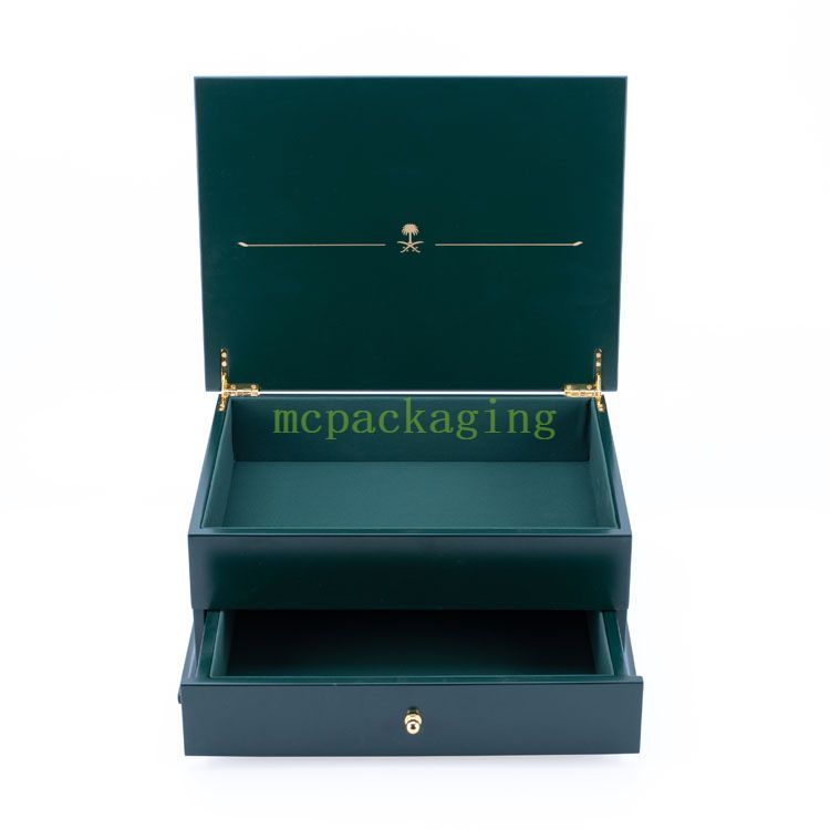 KSA Jeddah Season Luxury Easter Sun Shape Brown Chocolate Date Wooden Box For Ramadan
