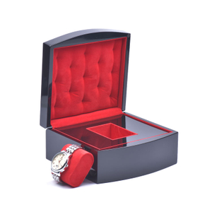 Highly-glossy Customizable Arched Watch Box