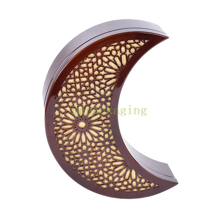 KSA Jeddah Season Moon Shape Wood Chocolate Dates Gft Box Display In Dubai