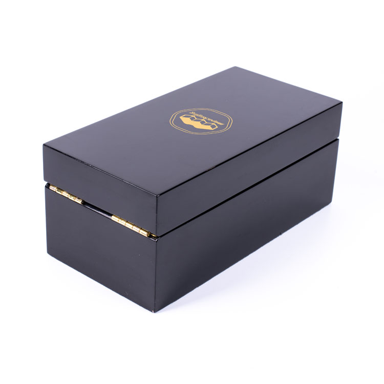 Elegant Golden Hinges And Lock Wooden Perfume Box
