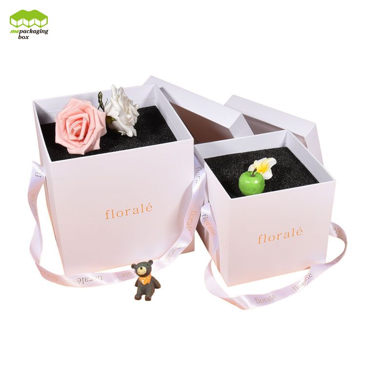 Simple Ribbon Handles Flowers Paper Gift Box