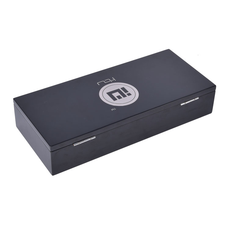 Rectangular Black High-gloss Paint Embedded Metal Logo Craft Removable Black EVA Inner Holder Multi-bottle Perfume Essential Oil Display Storage Packaging Box