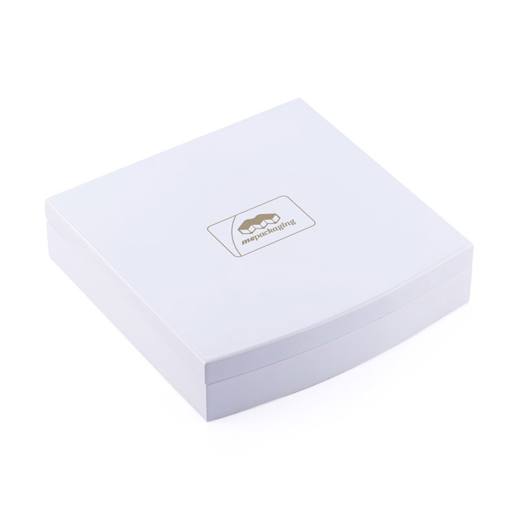 A Classic And Fashionable Oriental Style Collection of White Exquisite Curved Flip-top Paint Perfume Wooden Box Packaging Gift Box Customization