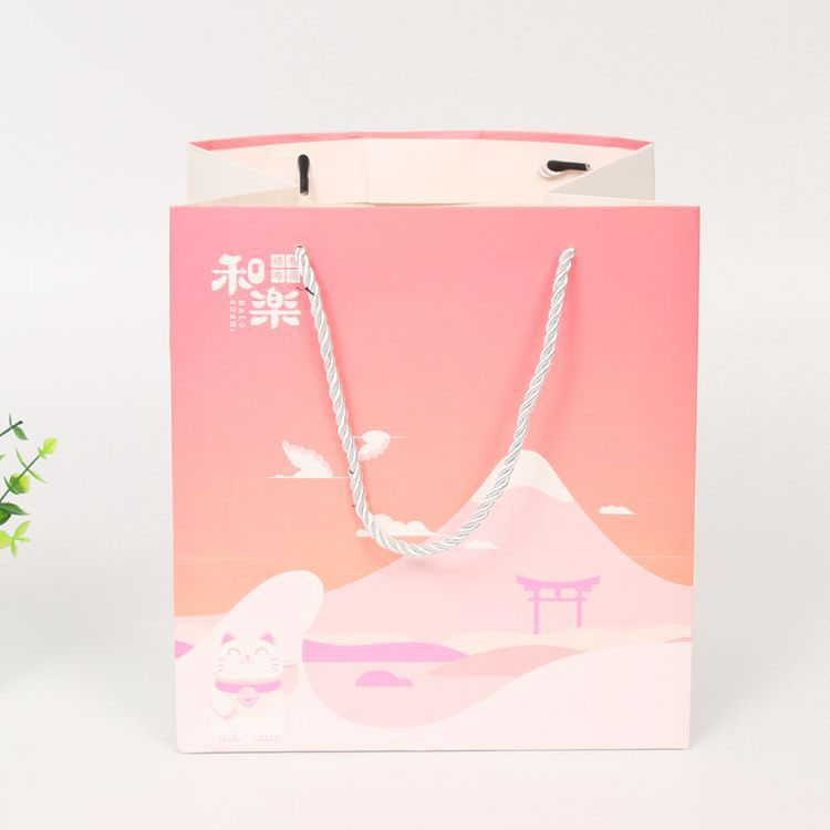 Wholesale Logo Printed Luxury Kraft Retail Paper Tote Bag Shopping Bag Paper Gift Bag With Handle And Ribbon Close