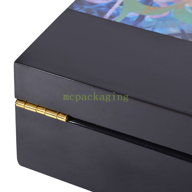 KSA Riyadh Season Carrefour Ramadan Box 2023 Ramadan Gift Box Calendar Ramadan Gift Box Uae