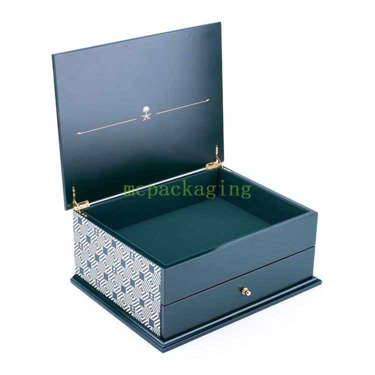 KSA Jeddah Season Luxury Easter Sun Shape Brown Chocolate Date Wooden Box For Ramadan